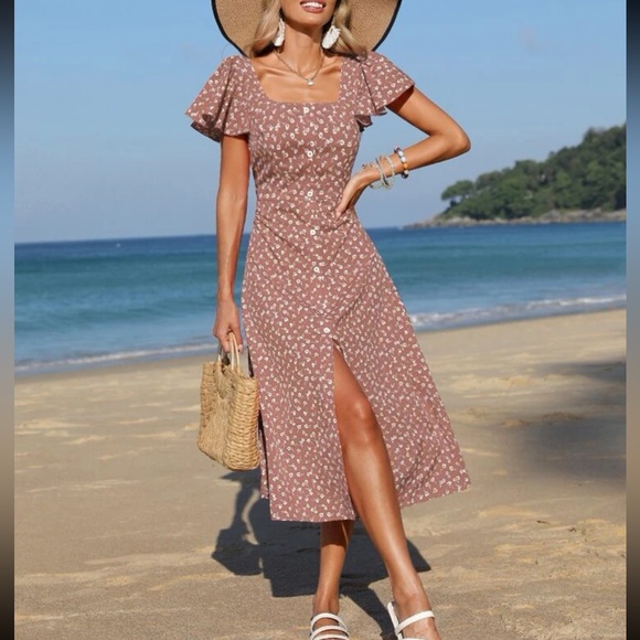 Boho ditsy floral print square neck butterfly sleeve dress